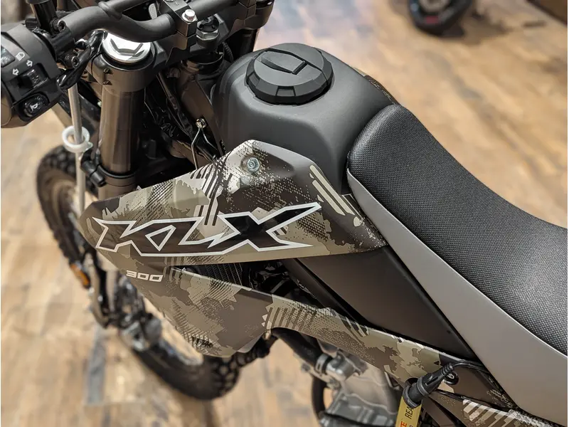 2026 Kawasaki KLX300 // Cypher Camo Beige/Ebony thumbnail 9