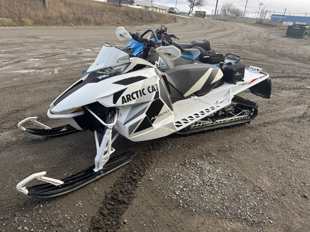 2013 Arctic Cat m8000 153