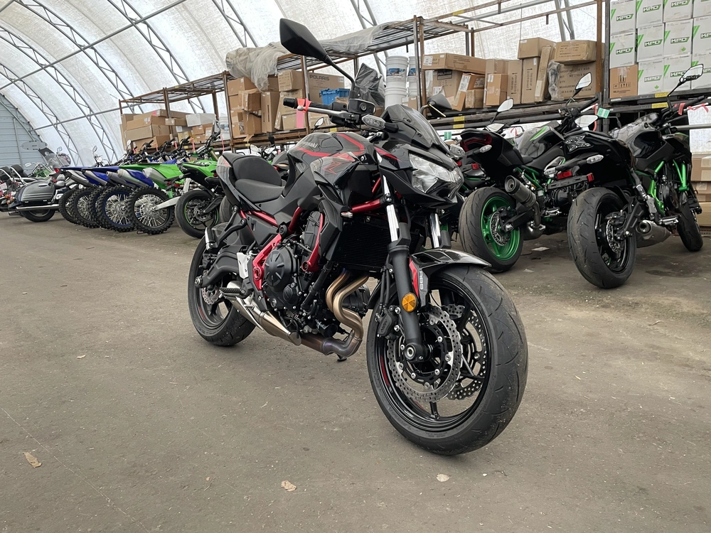 2025 Kawasaki Z650 Abs alt