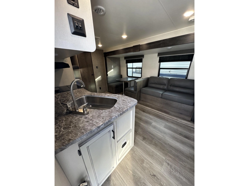 2021 Highland Ridge Rv Open Range 26bhs alt