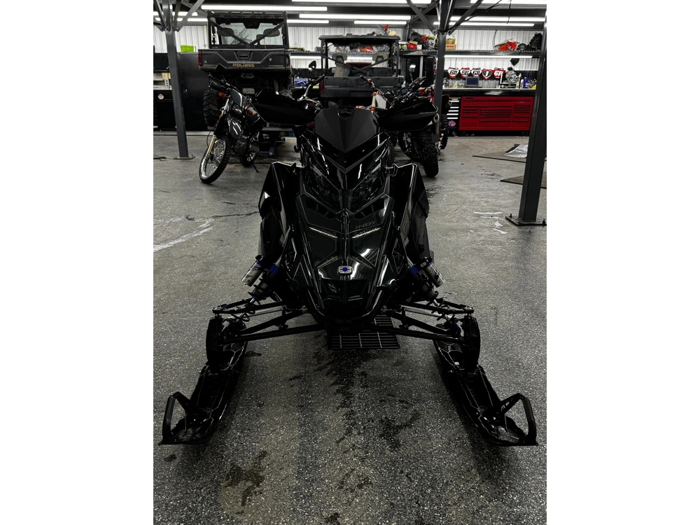Polaris 9r Indy Xcr 137 2026 alt