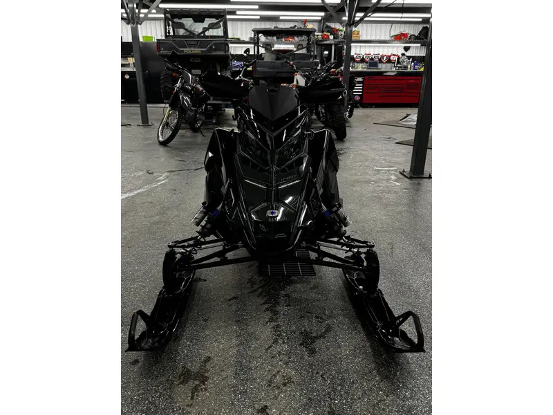 2026 Polaris 9R INDY XCR 137