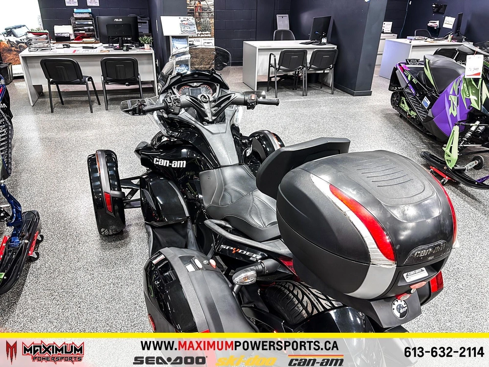 Can-am Spyder Sts Sm5 2014 alt