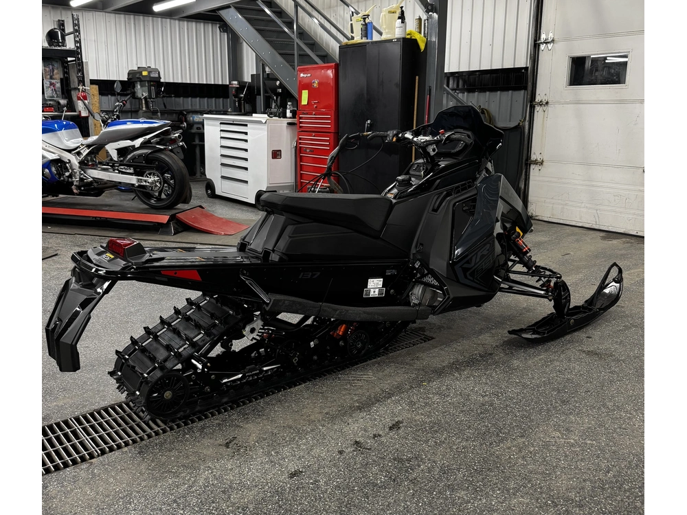 Polaris 850 Indy Vr1 Dynmx 2026 alt
