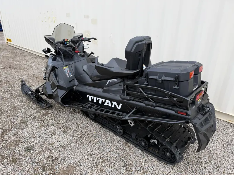 2023 Polaris 800 TITAN ADV 155