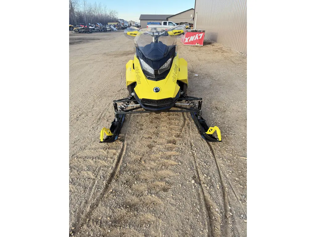 2022 Ski-Doo Renegade Adrenaline 850 137" 