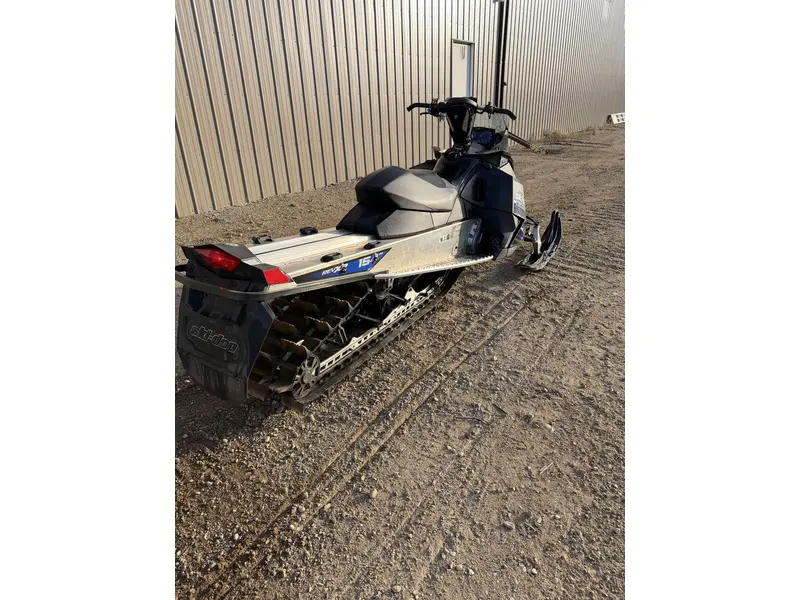 2011 Ski-Doo Summit Everest 800R E-TEC