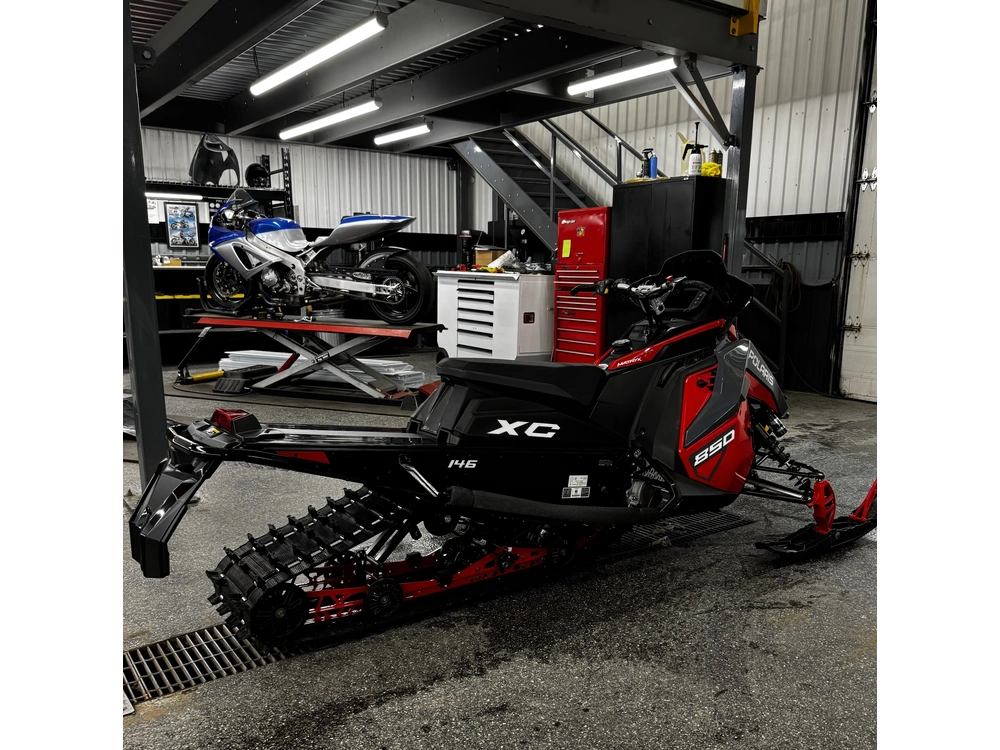 Polaris 850 Switchback Xc 146 2024 alt