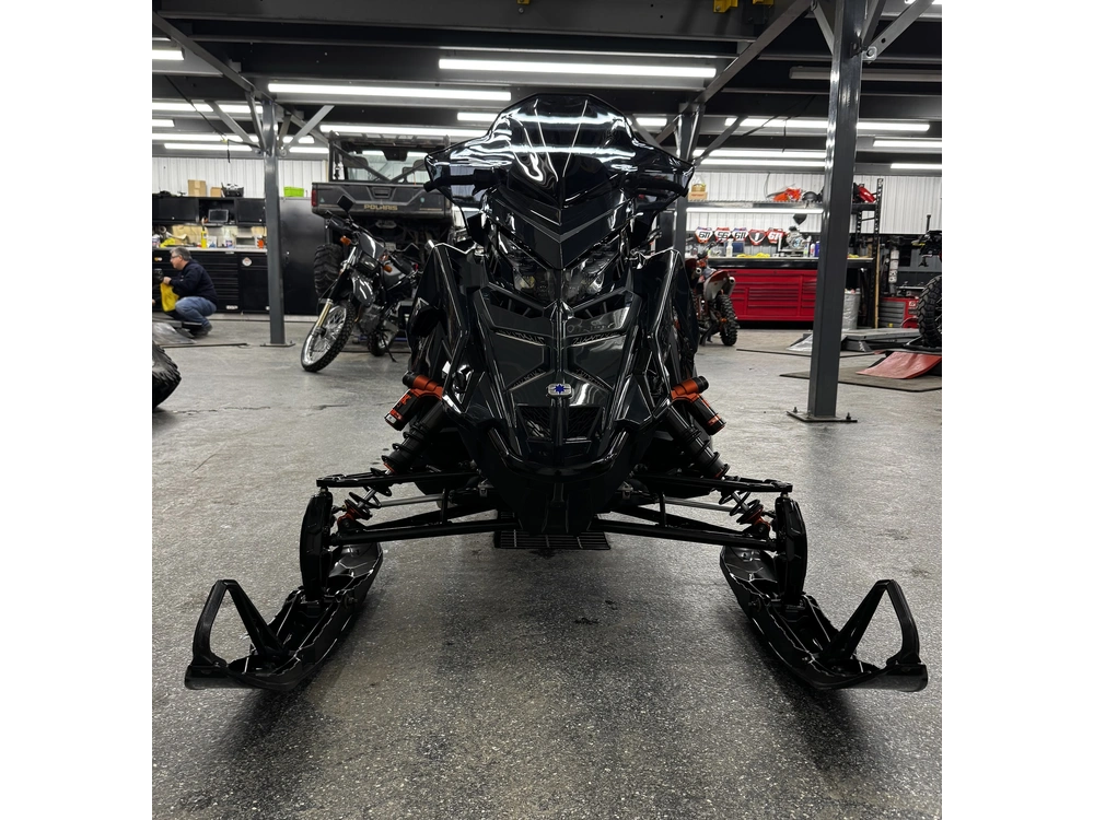 Polaris 850 Indy Vr1 Dynmx 2026 alt