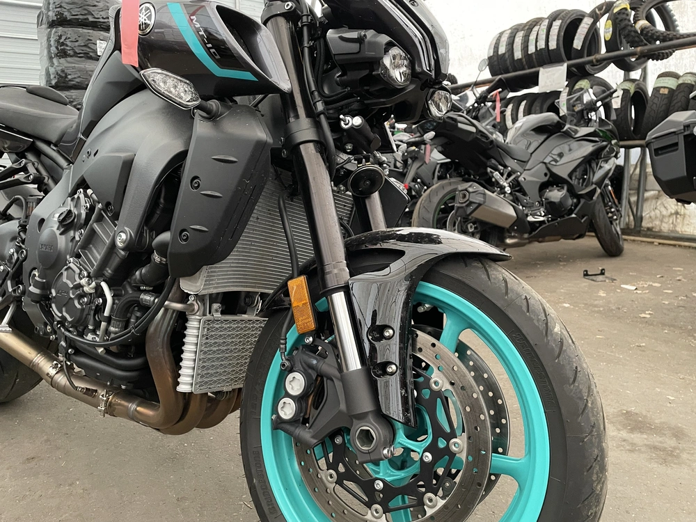 2024 Yamaha Mt-10 alt