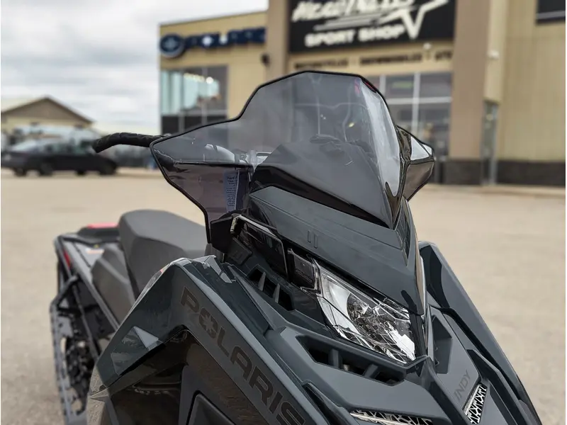 2026 Polaris 850 INDY XC 137 // Gloss Black/Blue Dusk
