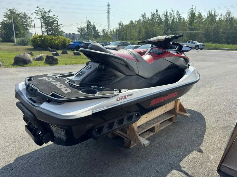 2010 Sea-Doo GTX IS 215 thumbnail 4