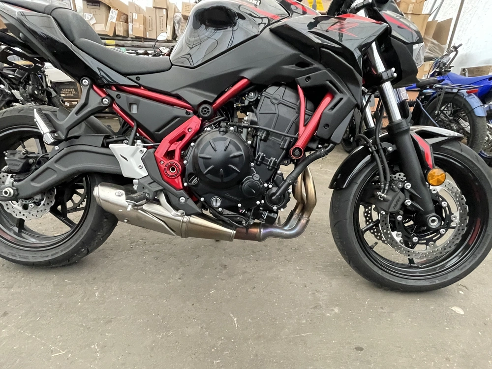 2025 Kawasaki Z650 Abs alt