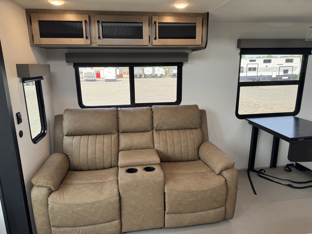 Palomino Puma (park) 402lft 2026 alt