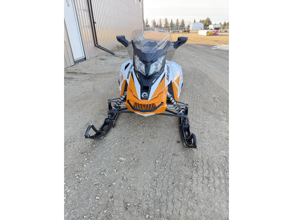 2017 Ski-Doo Renegade Adrenaline 1200 4-tec