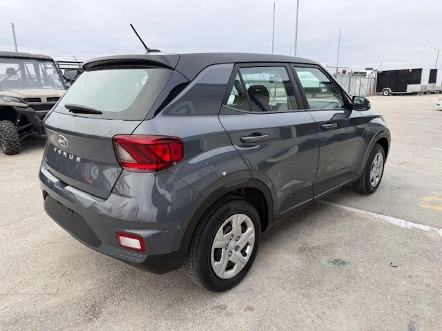 2025 Hyundai Venue Essential alt
