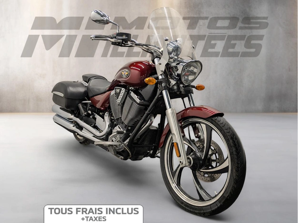 Victory Motorcycles Vegas 2011 alt