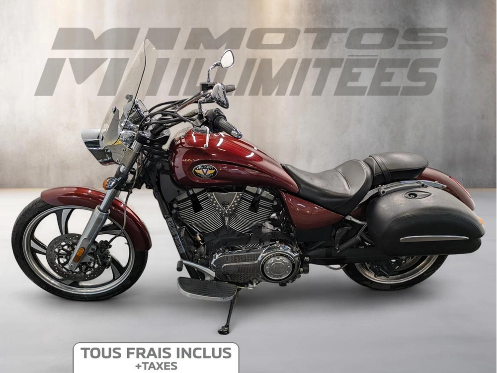 Victory Motorcycles Vegas 2011 alt