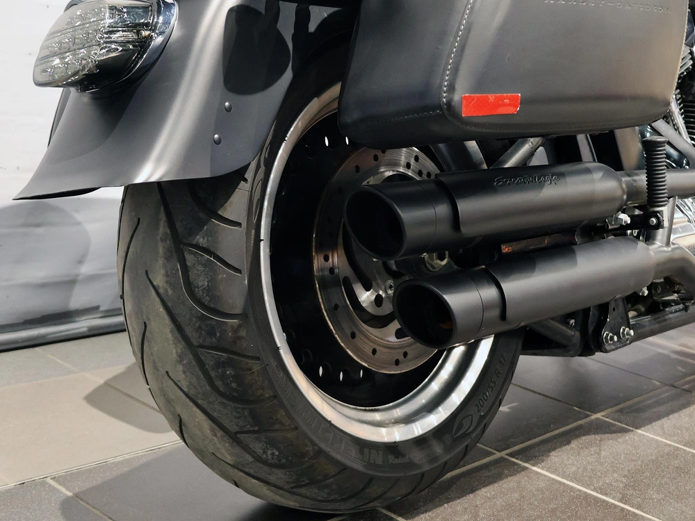 Harley-davidson Fat Boy Lo Flstfb 2010 alt