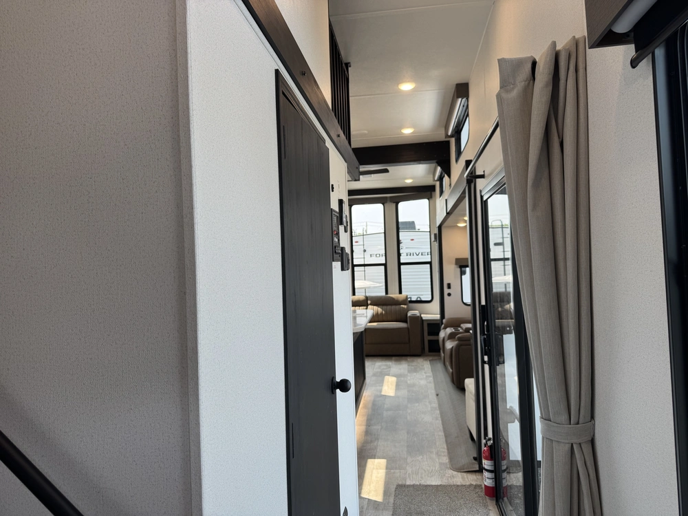 Palomino Puma (park) 402lft 2026 alt