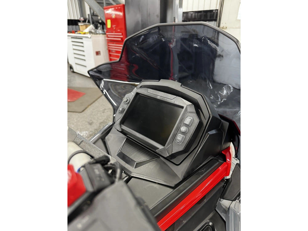 Polaris 850 Switchback Xc 146 2024 alt