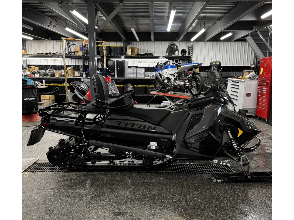 Polaris 650 Titan Adventure 155 1.8 2025 alt