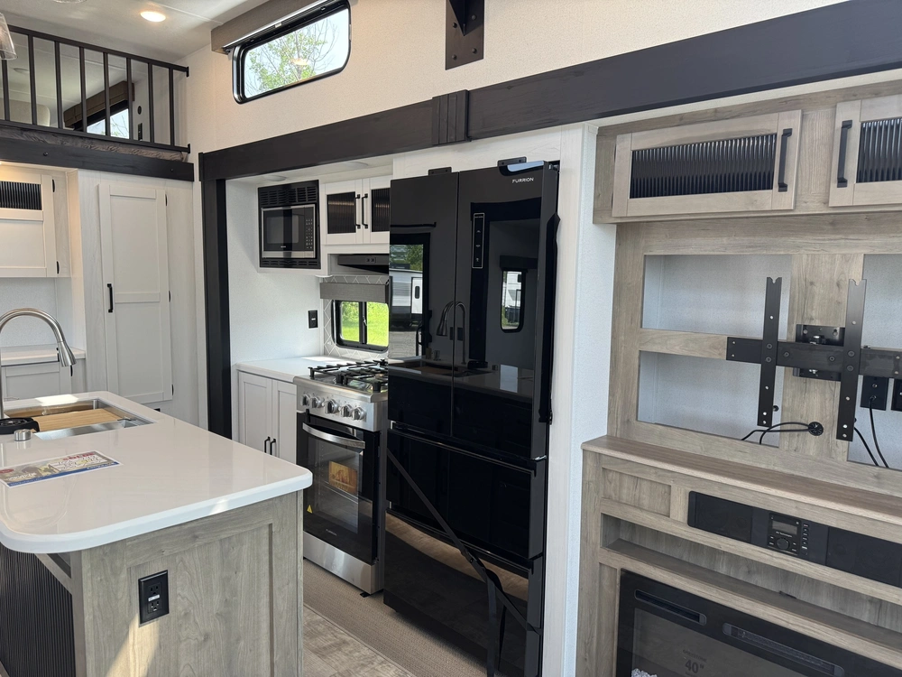 Palomino Puma (park) 402lft 2026 alt