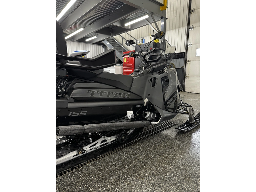 Polaris 650 Titan Adventure 155 1.8 2025 alt