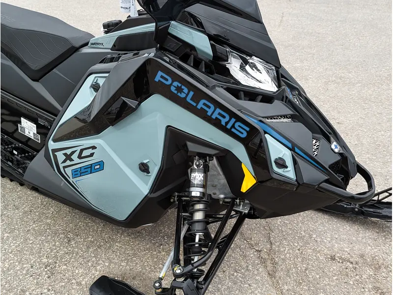 2026 Polaris 850 Switchback XC 146 // Hemlock Blue/Black/Velocity Blue