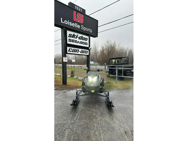 2025 Ski-Doo MXZ X-RS 850 w/SMART-SHOX / 137" & 10.25"Screen