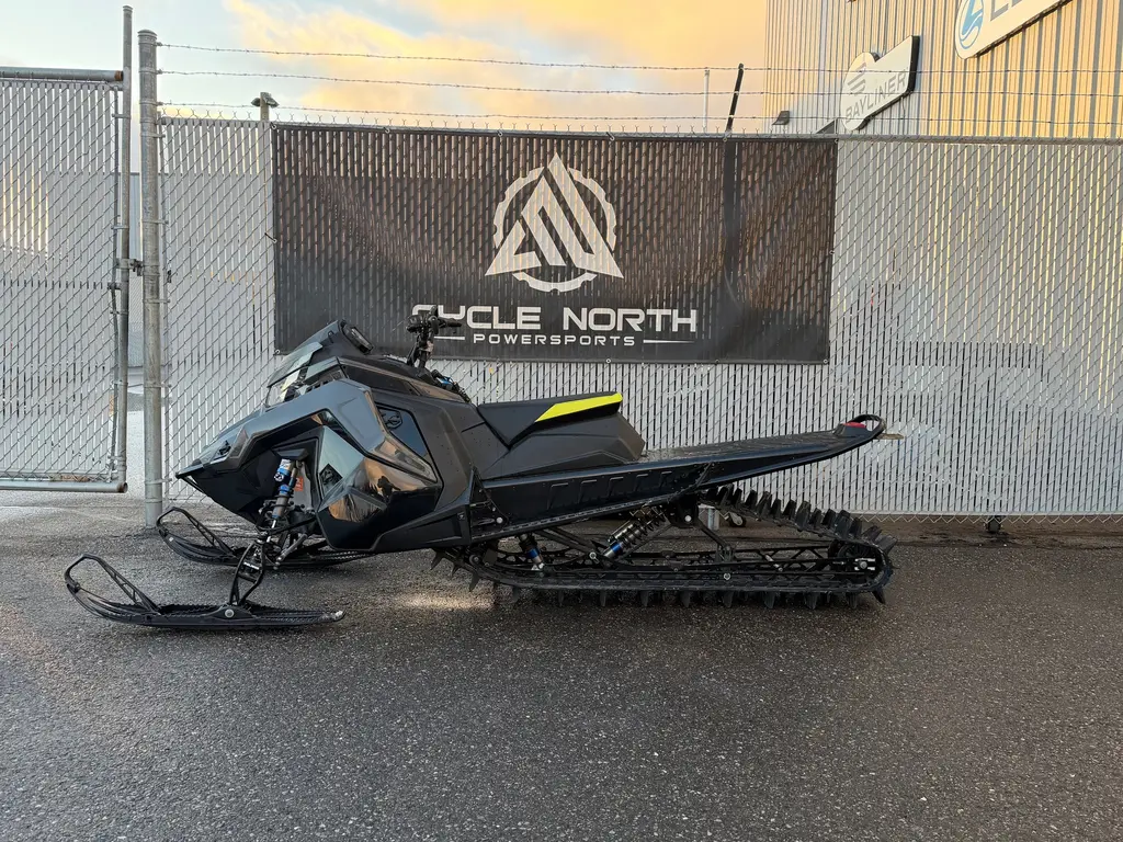2024 Polaris Khaos Boost 165"