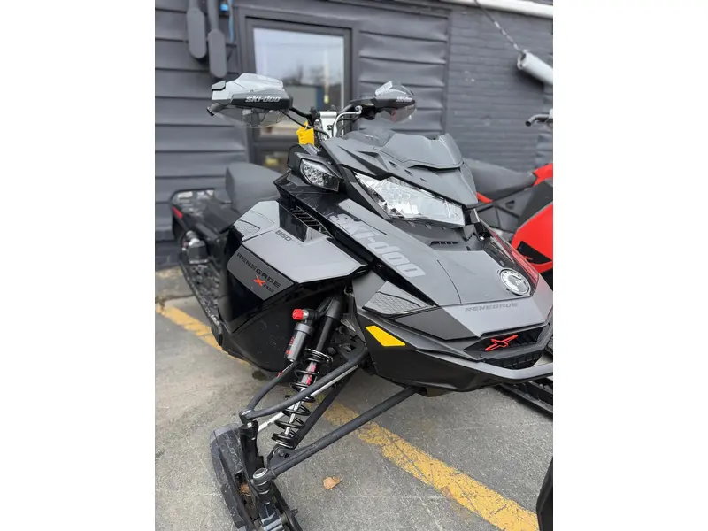 2021 Ski-Doo Renegade XRS 850 E-TEC 137"