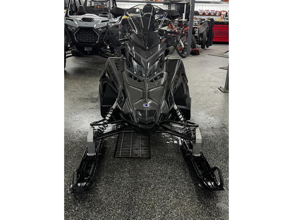 Polaris 650 Titan Adventure 155 1.8 2025 alt