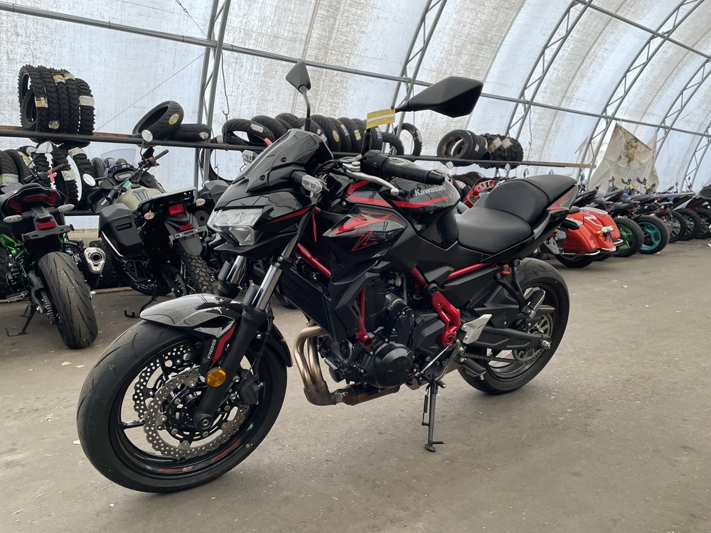 2025 Kawasaki Z650 Abs alt