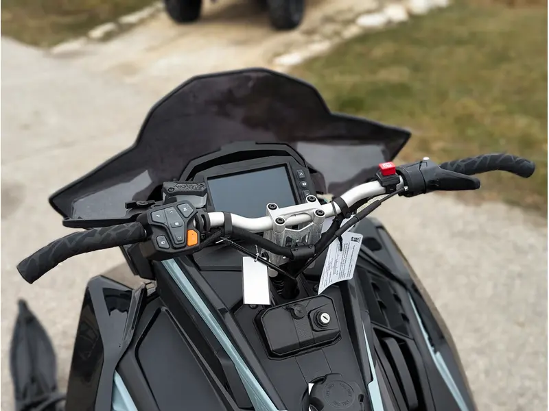 2026 Polaris 850 Switchback XC 146 // Hemlock Blue/Black/Velocity Blue