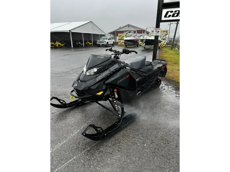 2025 Ski-Doo MXZ X 850 Etec