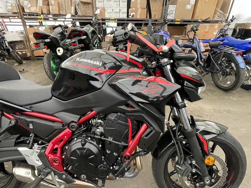 2025 Kawasaki Z650 Abs alt