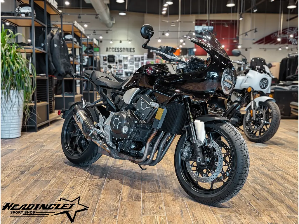 2019 Honda CB1000R // Matte Black Metallic