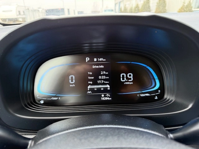 2025 Hyundai Venue Essential alt