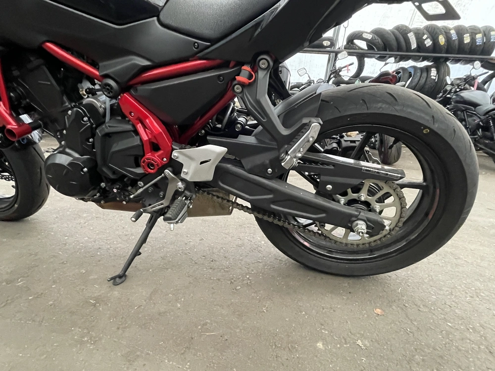 2025 Kawasaki Z650 Abs alt