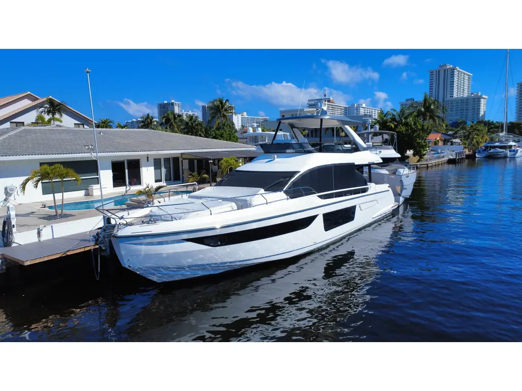 Azimut FLY 68  2025