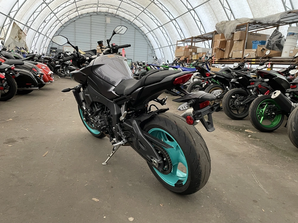 2024 Yamaha Mt-10 alt