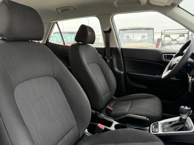 2025 Hyundai Venue Essential alt