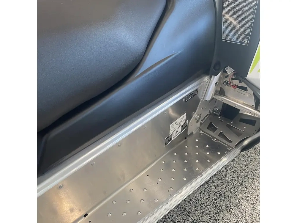 2025 Polaris 550 Voyageur 155 alt