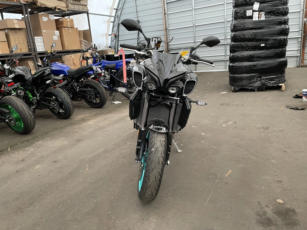 2024 Yamaha Mt-10 alt