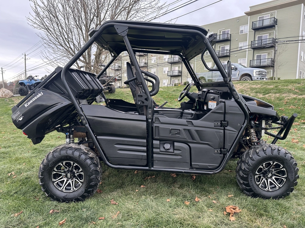 2015 Kawasaki Teryx alt