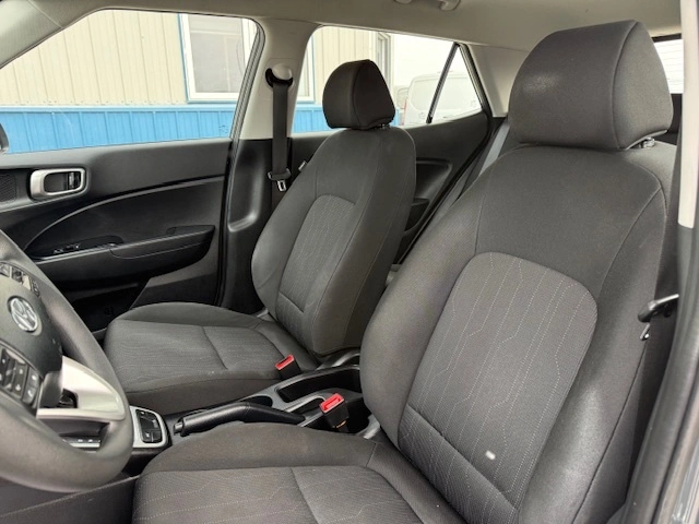 2025 Hyundai Venue Essential alt