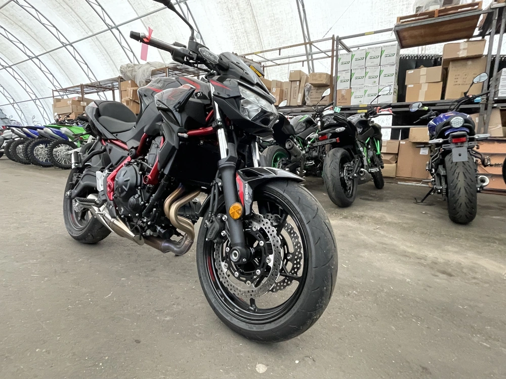 2025 Kawasaki Z650 Abs alt