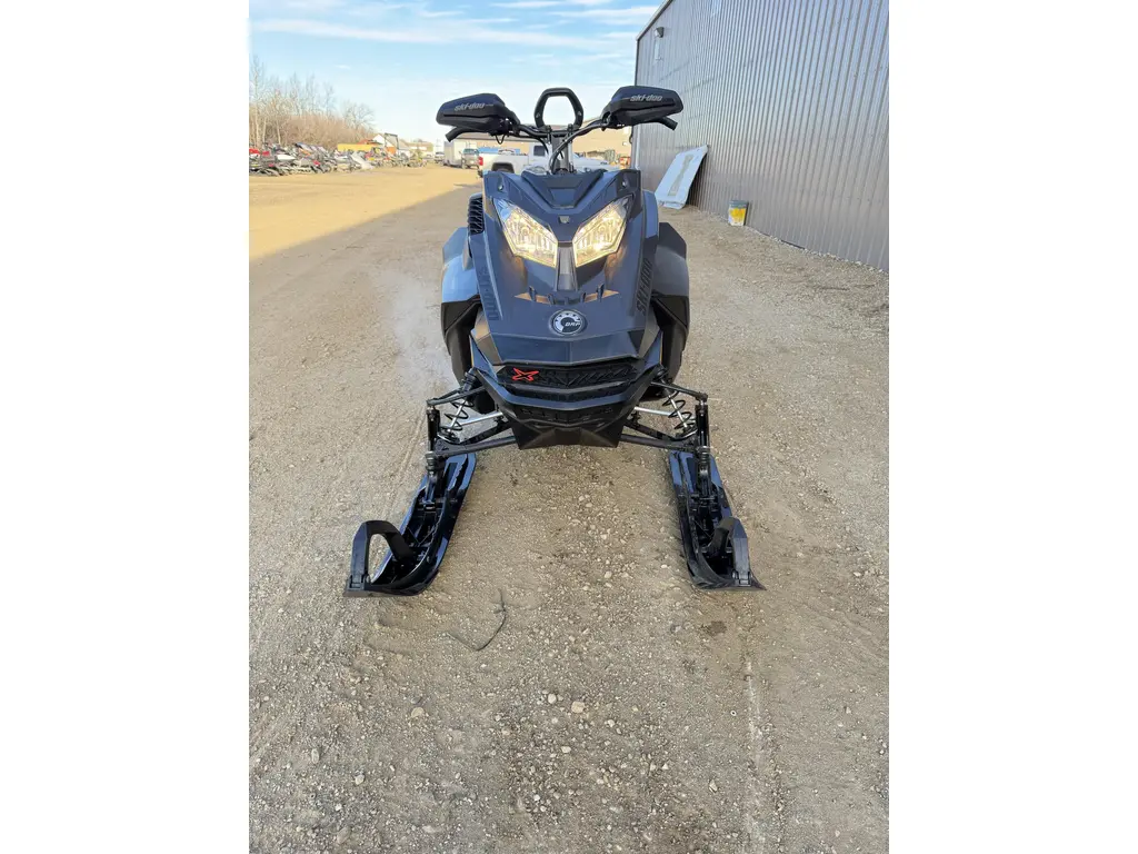 2022 Ski-Doo Summit Expert 850 154" Shot start