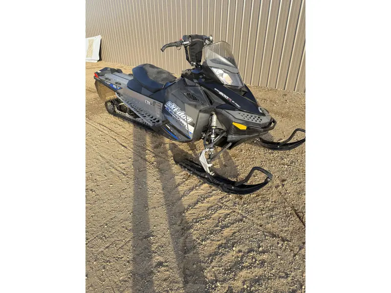2011 Ski-Doo Summit Everest 800R E-TEC